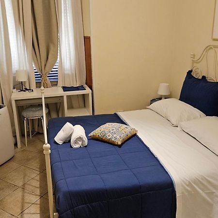 Napol-In Hotel Napels Buitenkant foto