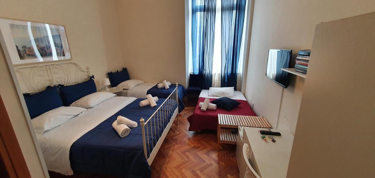 Napol-In Hotel Napels Buitenkant foto