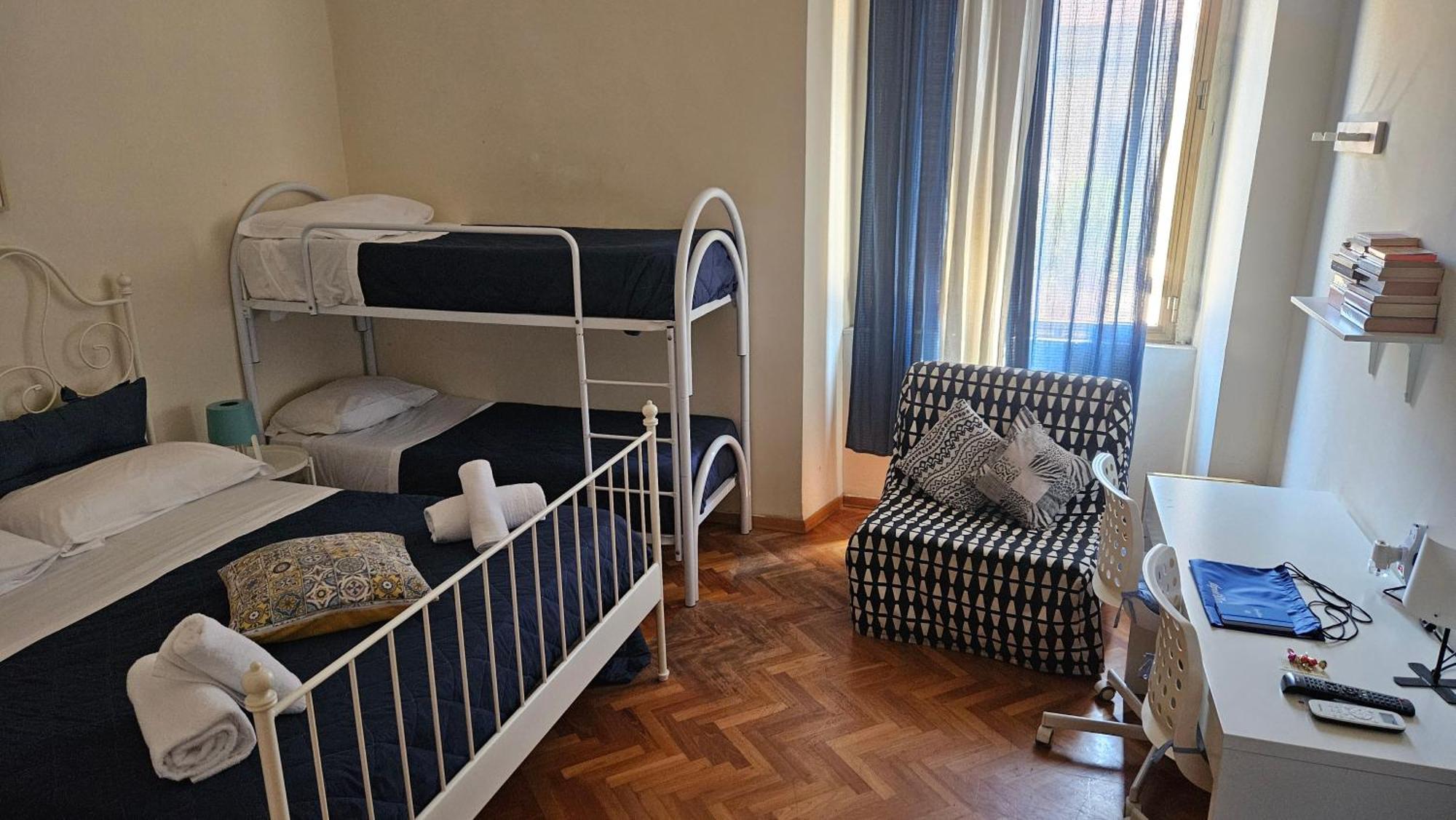 Napol-In Hotel Napels Buitenkant foto